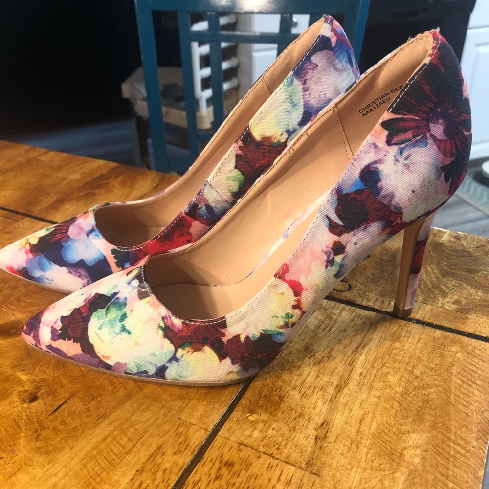 Dream Pairs Pointed FloralHigh Heel Pumps Size 8